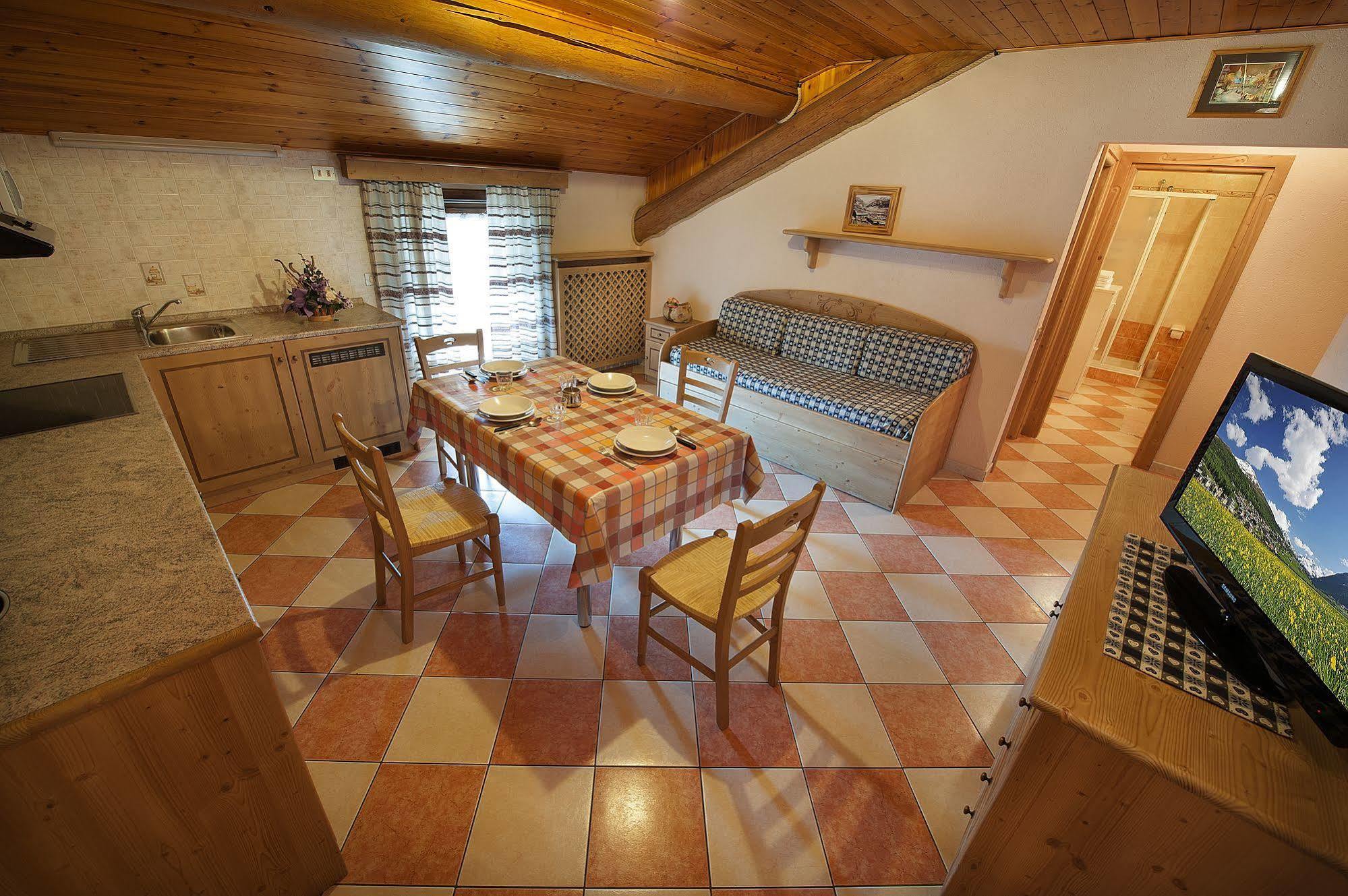Baita Carosello Apt 4 By Livigno Accomodation מראה חיצוני תמונה