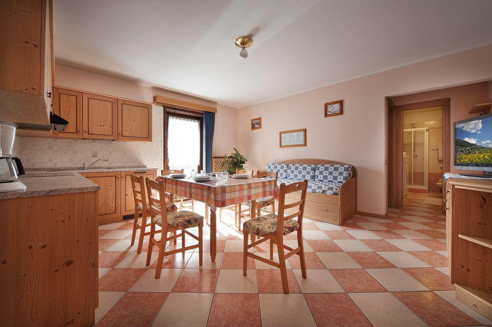 Baita Carosello Apt 4 By Livigno Accomodation מראה חיצוני תמונה