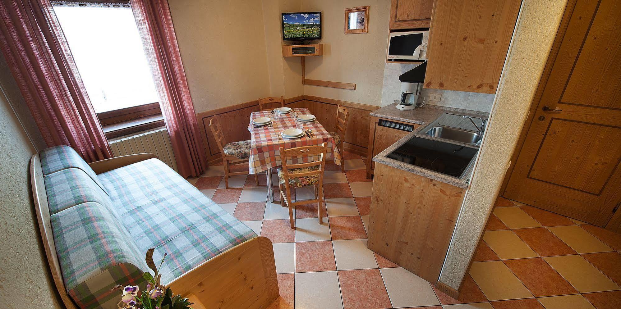 Baita Carosello Apt 4 By Livigno Accomodation מראה חיצוני תמונה